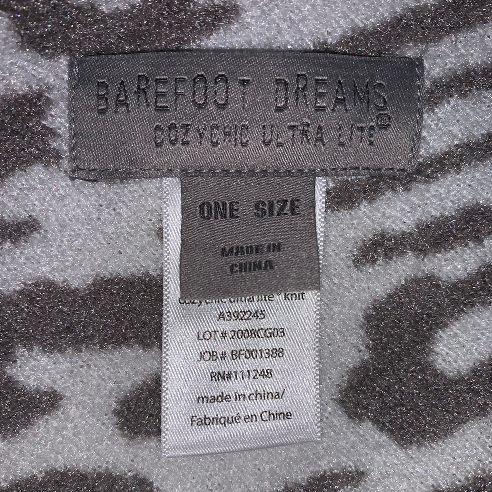 NWOT Barefoot Dreams poncho one size animal print cozychic ultra lite tan - Picture 2 of 2
